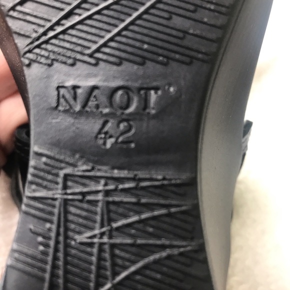 Naot Treasure Wedge Black Size 42 sandals top strap has stretch band - Picture 10 of 11